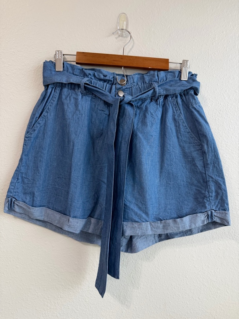 Fashion Nova High Rise Paperbag Chambray Denim Shorts Size Large Lightweight G